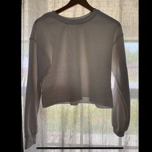 Crop top white sweatshirt